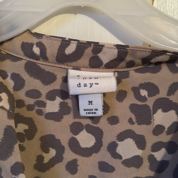 A new day cheetah button down top size medium - Picture 4 of 5